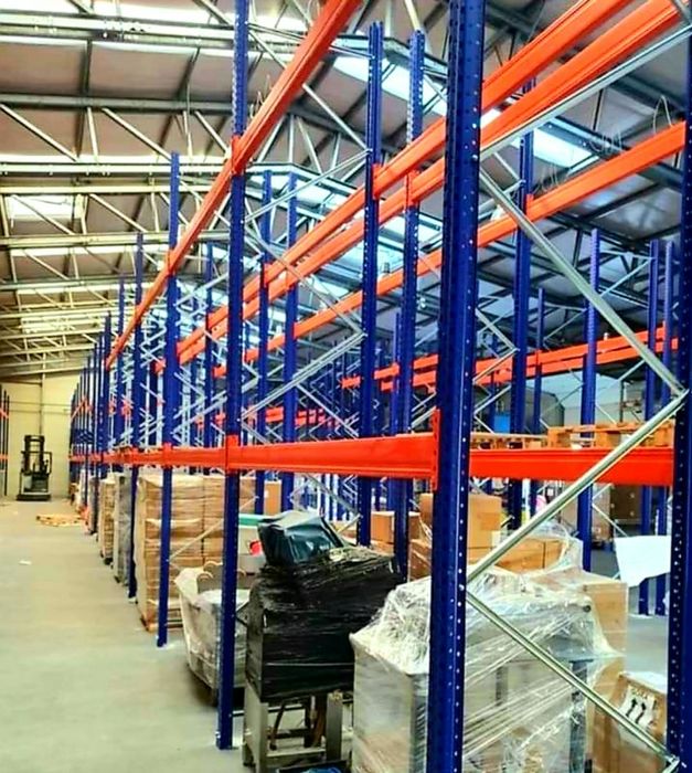 Rafturi metalice industriale  Noi și second-hand