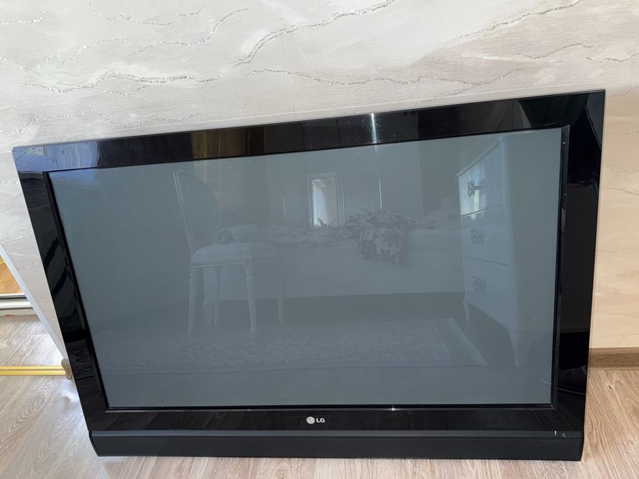 Телевизор LG диагональ 107