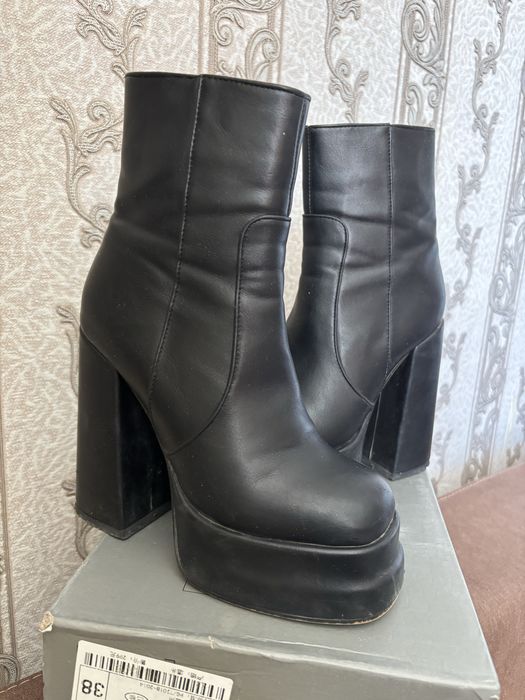 Продаются димосезонные ботильоны