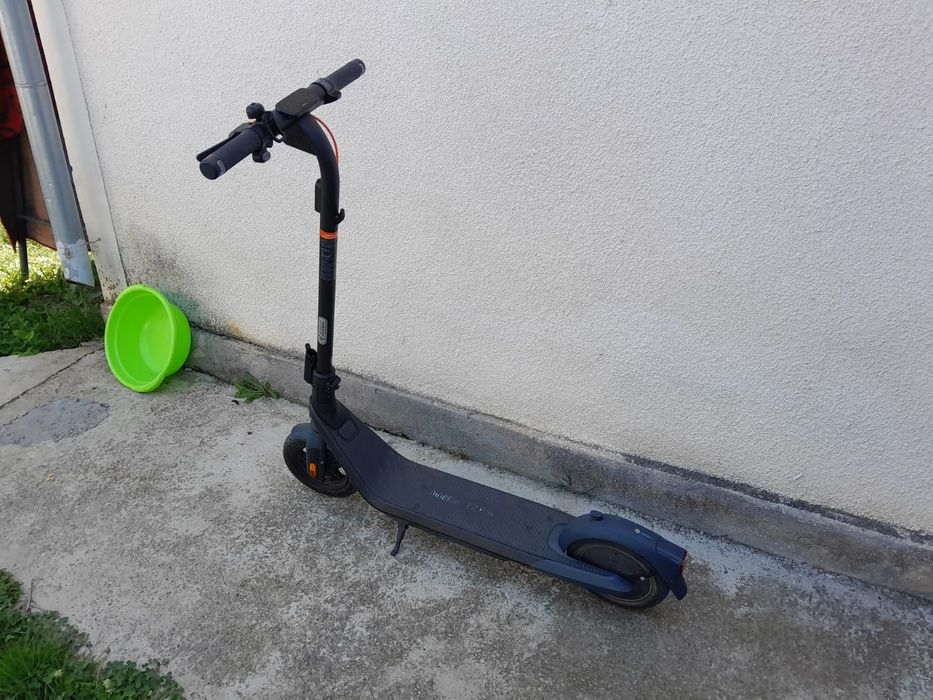 Trotinetă Ninebot E2 PRO
