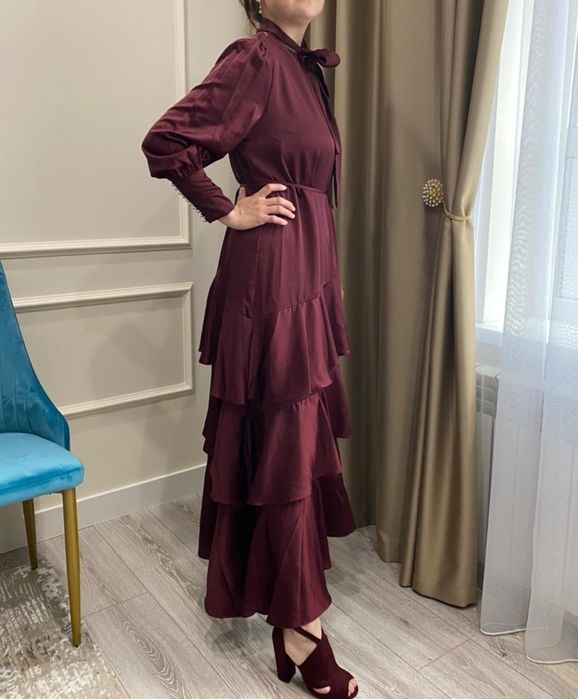 Женское вечернее платье