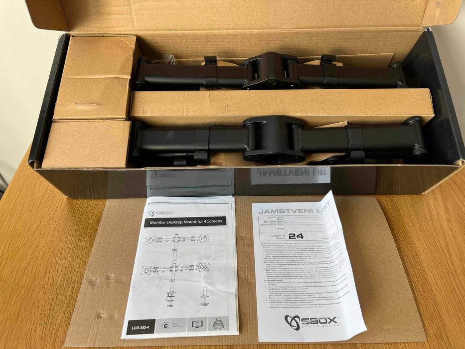 ЧИСТО НОВА Стойка за 4 монитора, SBOX LCD-352-4