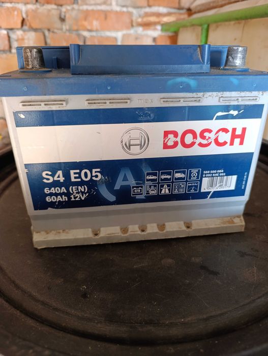 Акомулатор Бош 60 Аh 640A (EN)втора употреба вкаран от Германия!