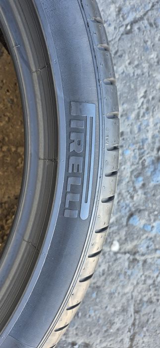 4 anvelope vara Pirelli,fata 245/40/21,spate 275/35/21.Pretul este pe bucata.