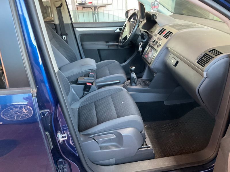 Volkswagen Touran 2.0 TDI Trendline 2010