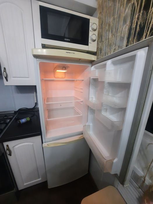 Срочно продам холодильник LG