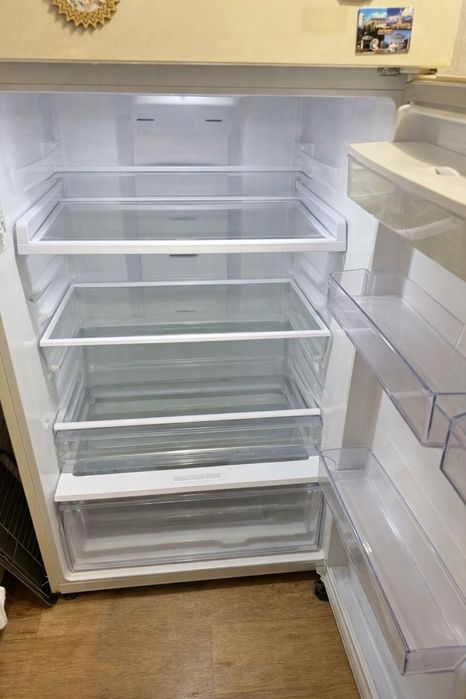 Продам холодильник