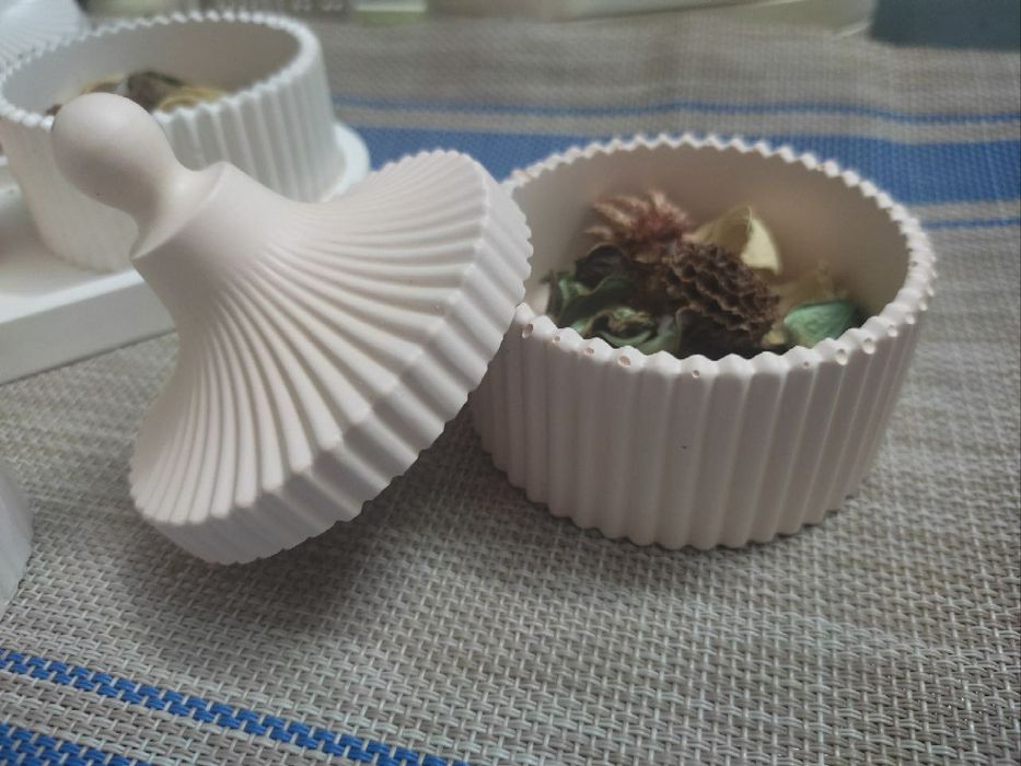 Noyob qo‘l mehnati gips figuralar va dekorlar