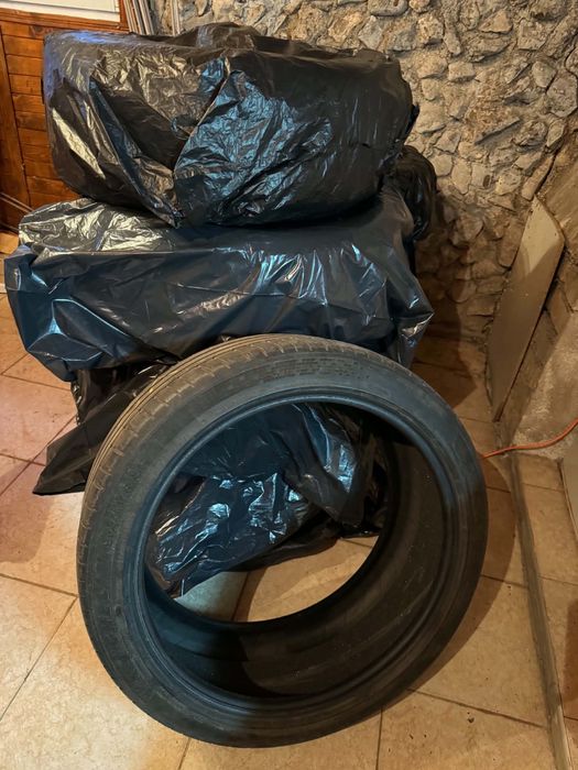 Продавам комплект 4 бр. Michelin Pilot Sport EV Acoustic 255/40 R20 101W XL T0 – Tesla Original