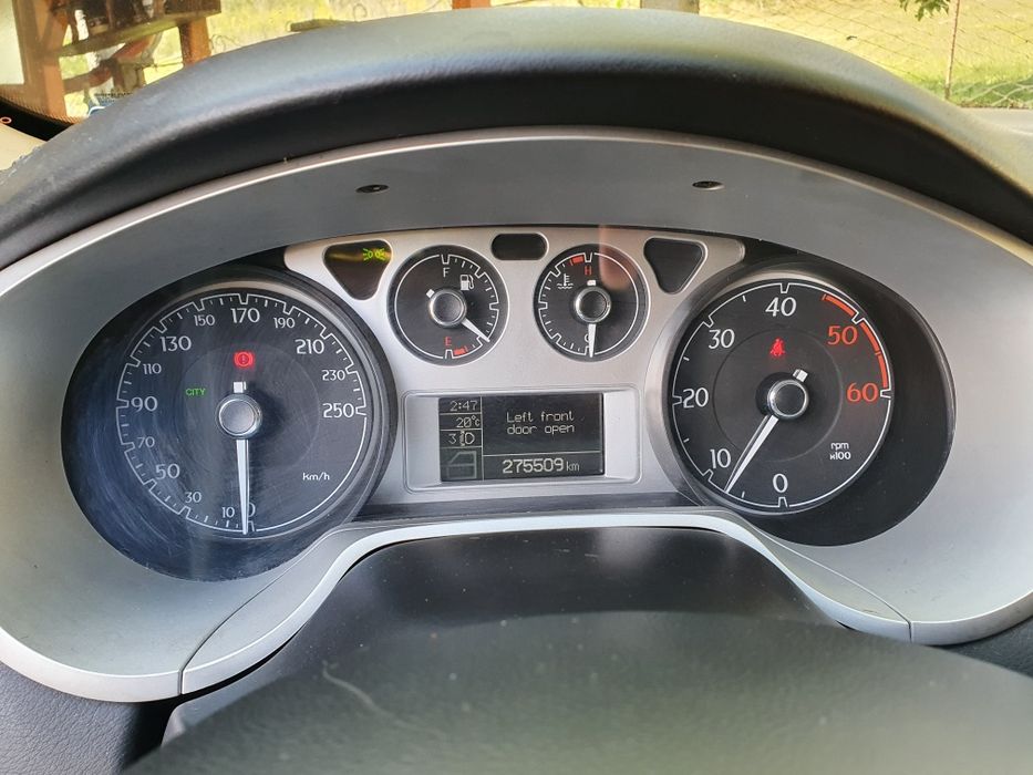 Lancia Delta 3  Motor 1.6 diesel
Dublu Climatronic
Tapiterie Piele+Alcantara Isofix
Pilo