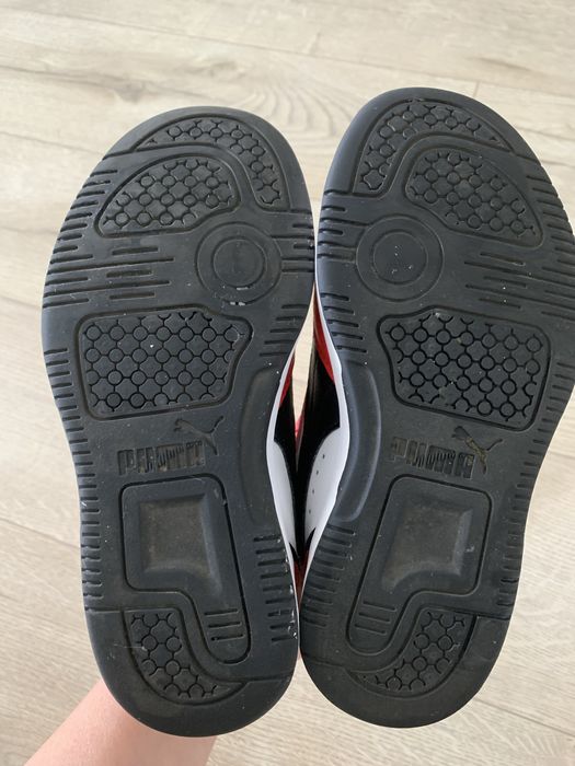 Adidasi Puma gheata, marimea 31