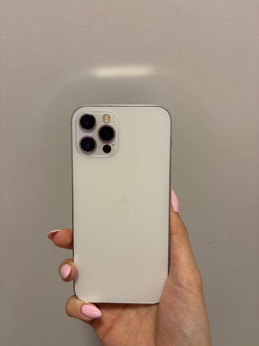 Телефон Iphone 12 pro