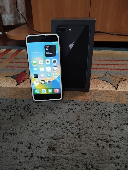 Продам Айфон 8 плюс