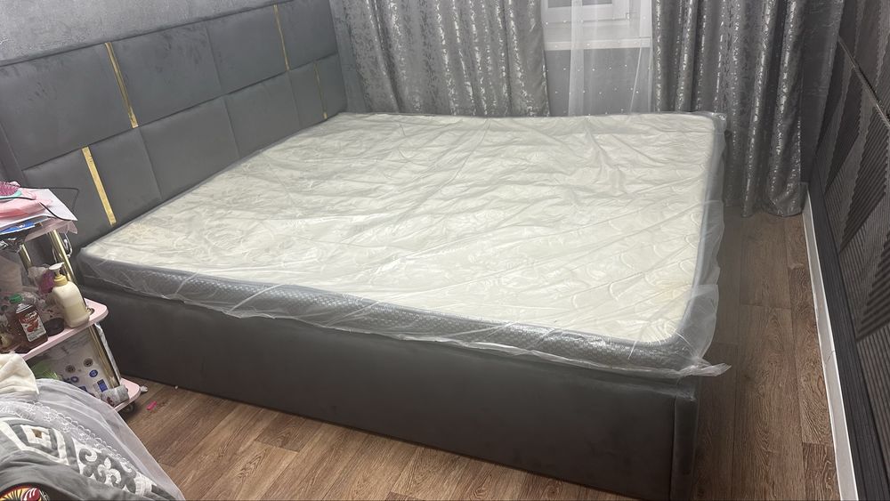 Продам кровать с матрасом 110000тг