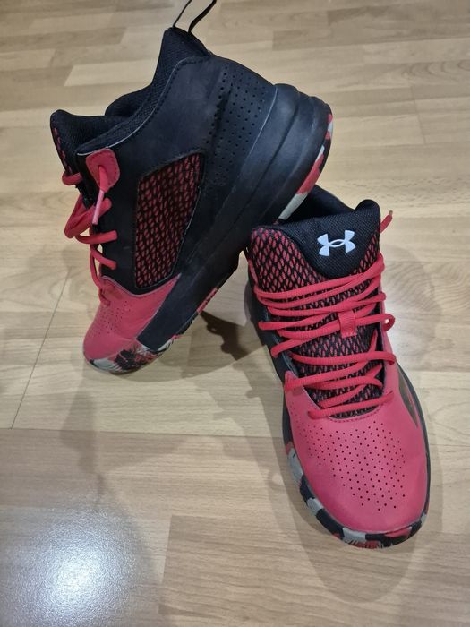 Adidasi Under Armour