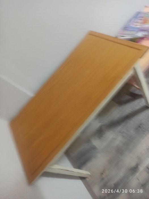 Стол в хорошем состоянии