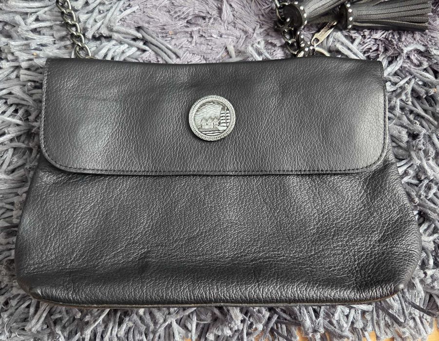 Разпродажба на дамски чанти в перфектно състояние