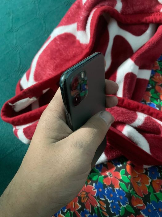 Iphone 11 pro 64gb batareya70 xolati ideal  260$ kelishamiz