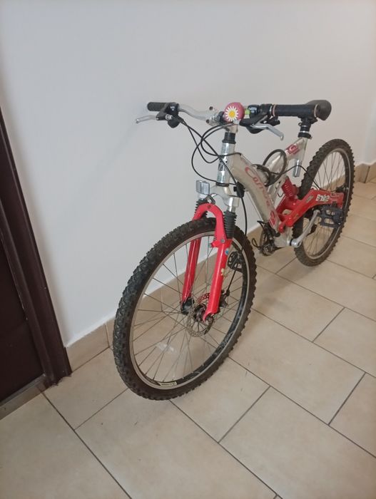 Vând bicicletă tip montani Nike(MTB), potrivită pentru teren variat