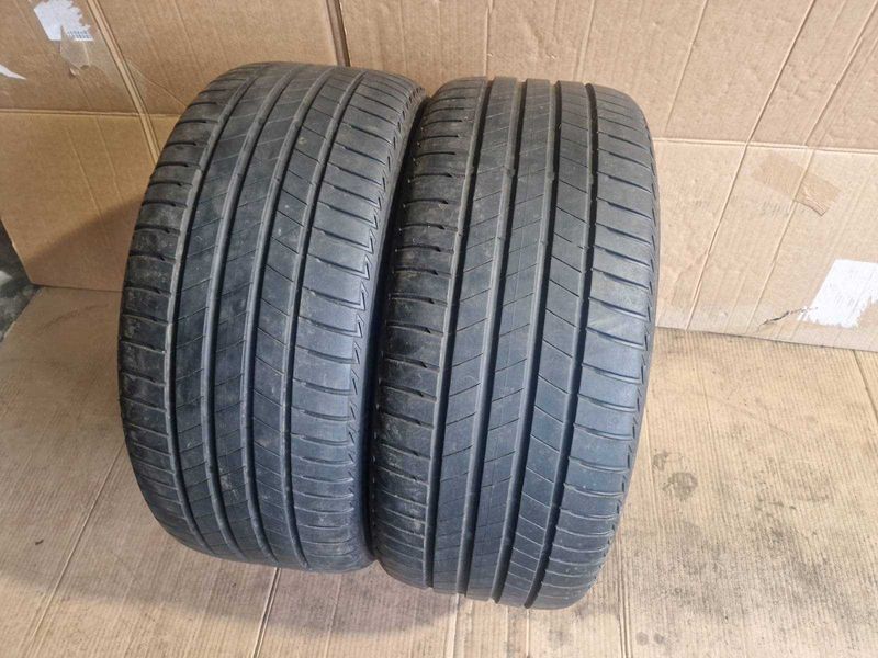 2 Bridgestone R19 245/40
летни гуми DOT0721