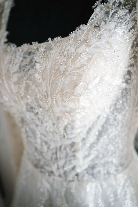 Rochie mireasa cu aplicatii