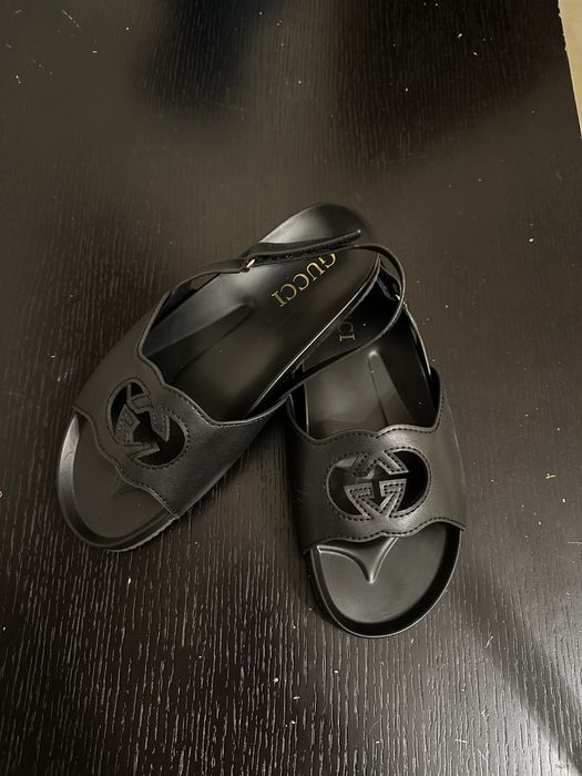 Сандалии летние.