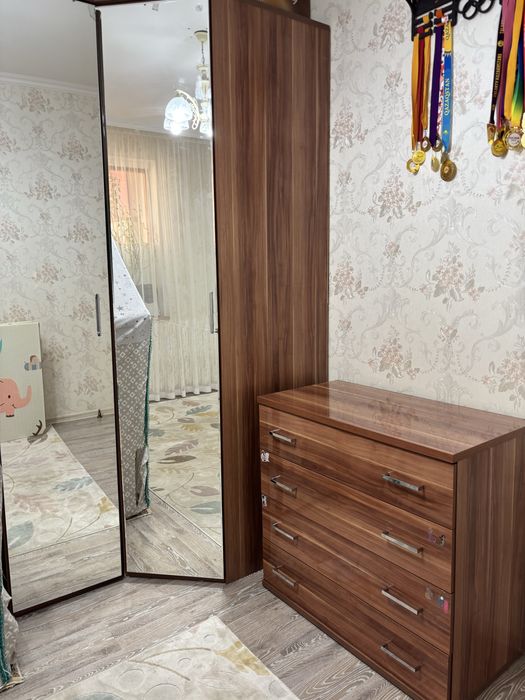 Сатылады шифонер комодпен бірге