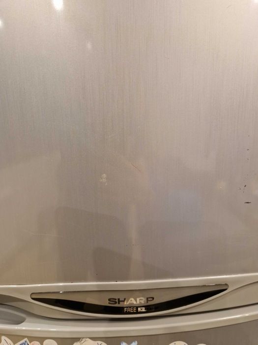 Хладилник SHARP-среден