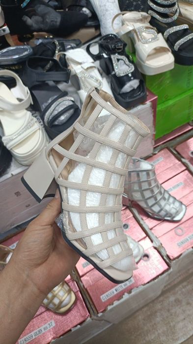 Ayollarda keng tos suyagi: erotik fotosuratlar