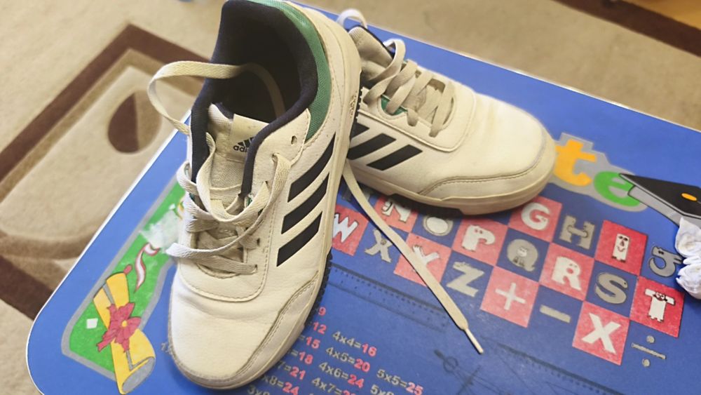 Adidași Adidas f. b