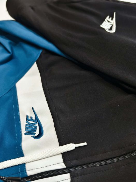 Дамски екип Nike  последен М размер