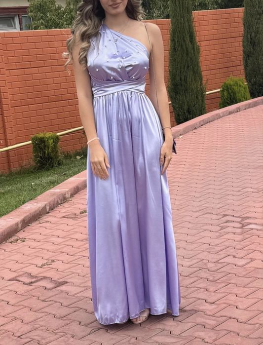 Rochie care se poate purta in 16 moduri