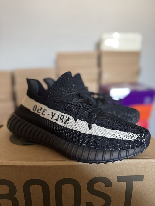 Yeezy 350 v2.