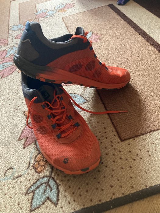 Марстонки Jack Wolfskin, Асикс, Superga, кожени обувки Derimid