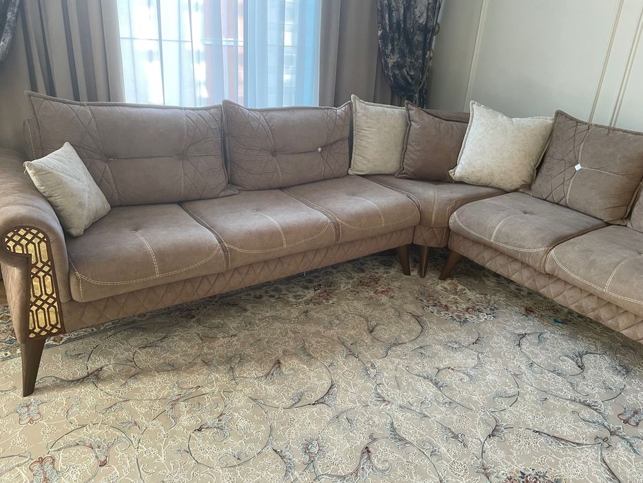 Продам диван угловой