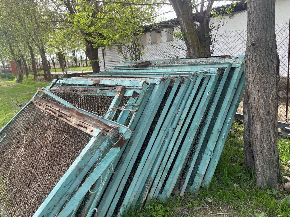 Уголникпен қоршалған сетка сатамын