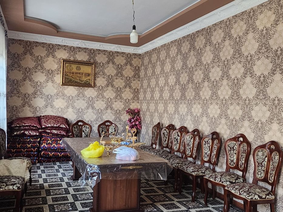 Уй сотилади ховли. Дом продаётся участок