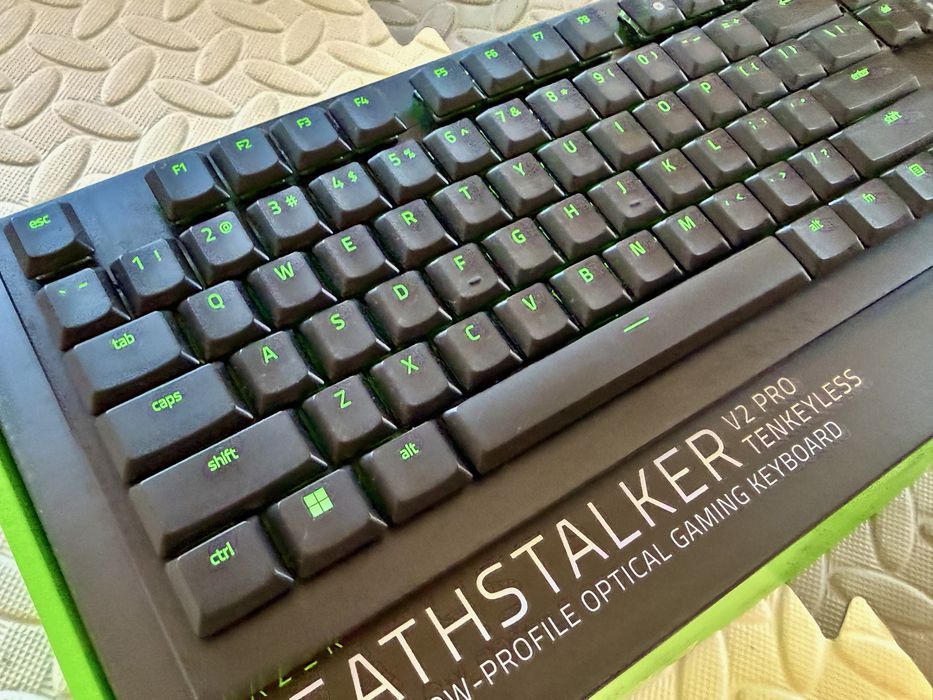 Клавиатура Razer Deathstalker v2 TKL Red Linear