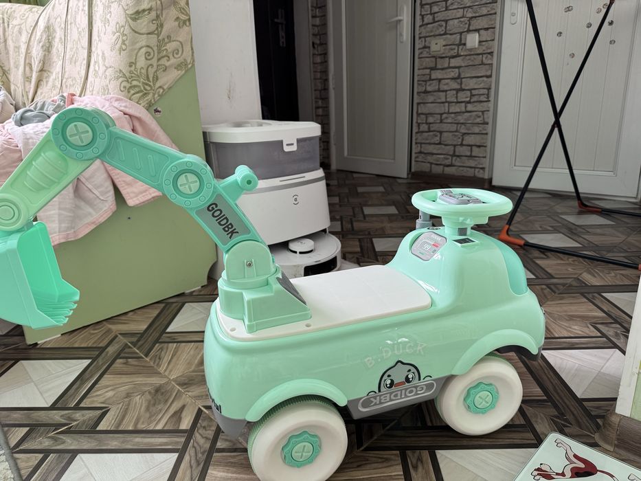 Машина экскаватор