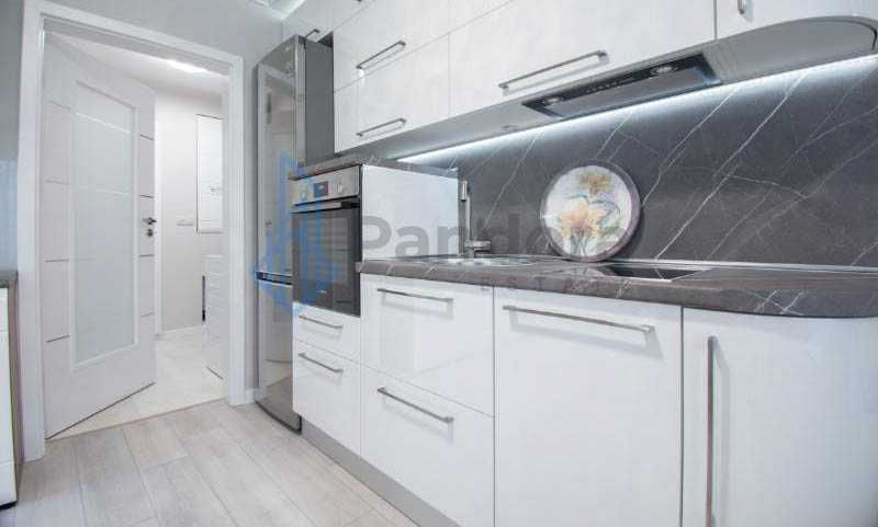 Луксозен двустаен апартамент под наем в кв. Дианабад