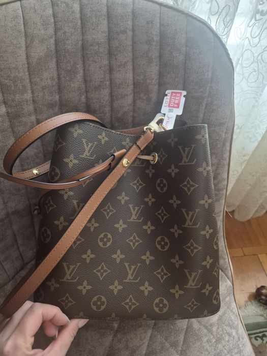 Продается Новая кожаная сумка LV