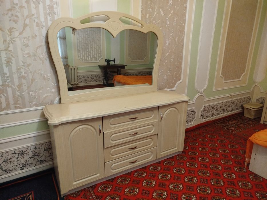 Спальня с гарнитурой