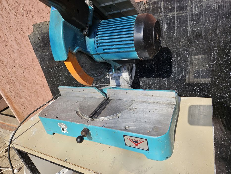 Circular (ștaier)de tăiat profile PVC și Aluminiu