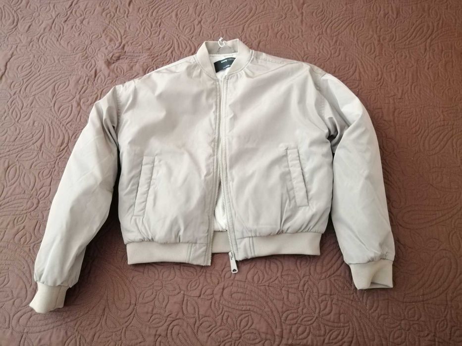 Продава се дамско яке