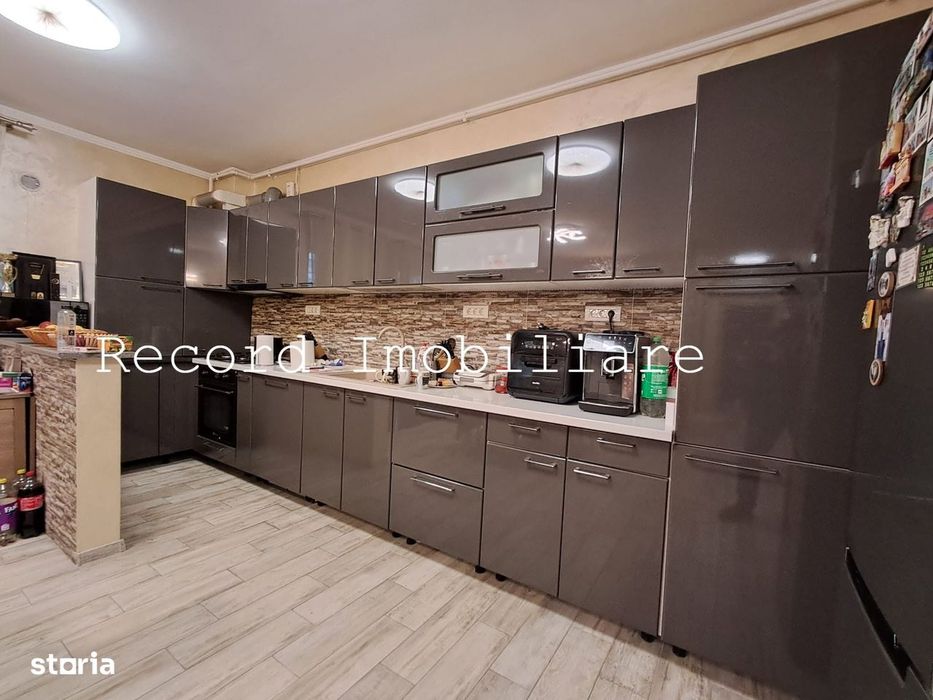Apartament 4 camere sup.utila 92,46 mp,garaj subteran VIVO — fotografia 3