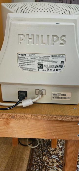 CRT монитор Philips 19"