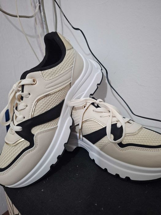 Нови дамски маратонки 41 номер