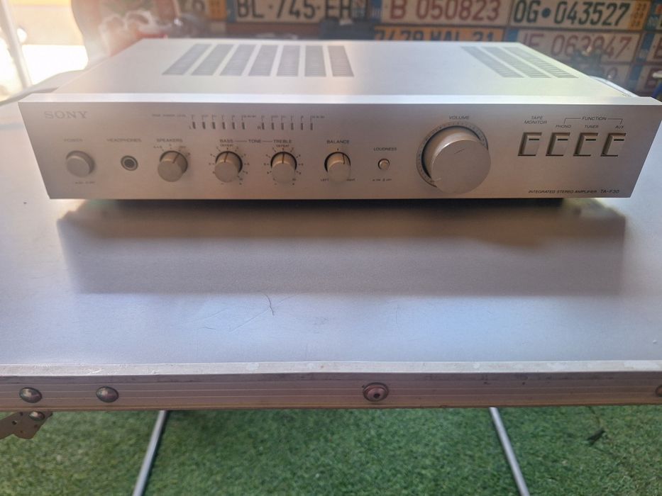 Amplificator sony ta-f30