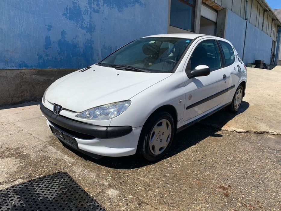 Dezmembrez piese Peugeot 206