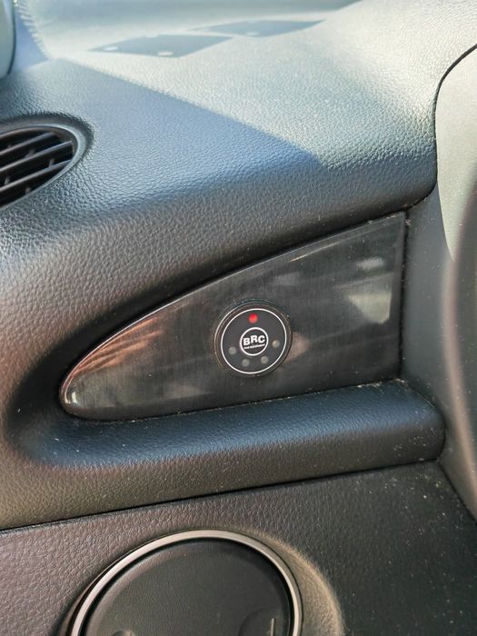 Mitsubishi outlander 2.0 136к.с Газ-бензин